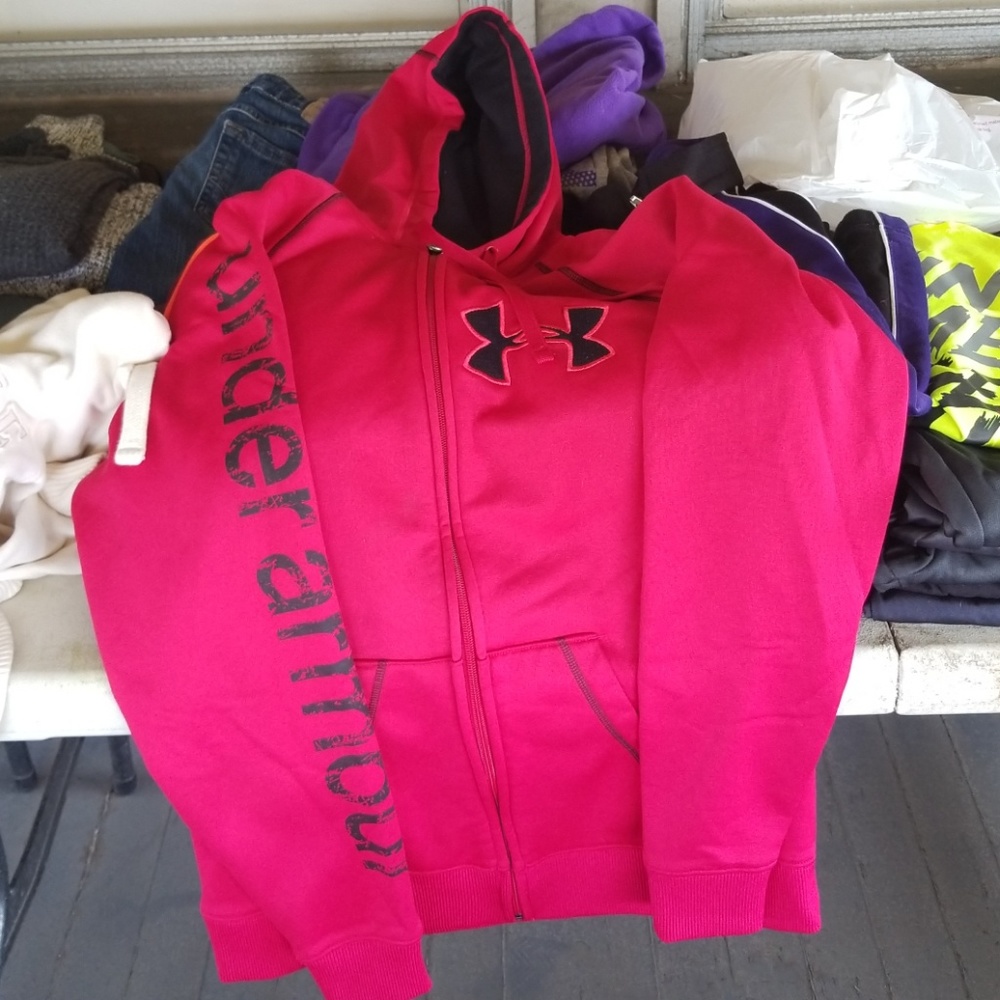 Under Armour sweatshirt